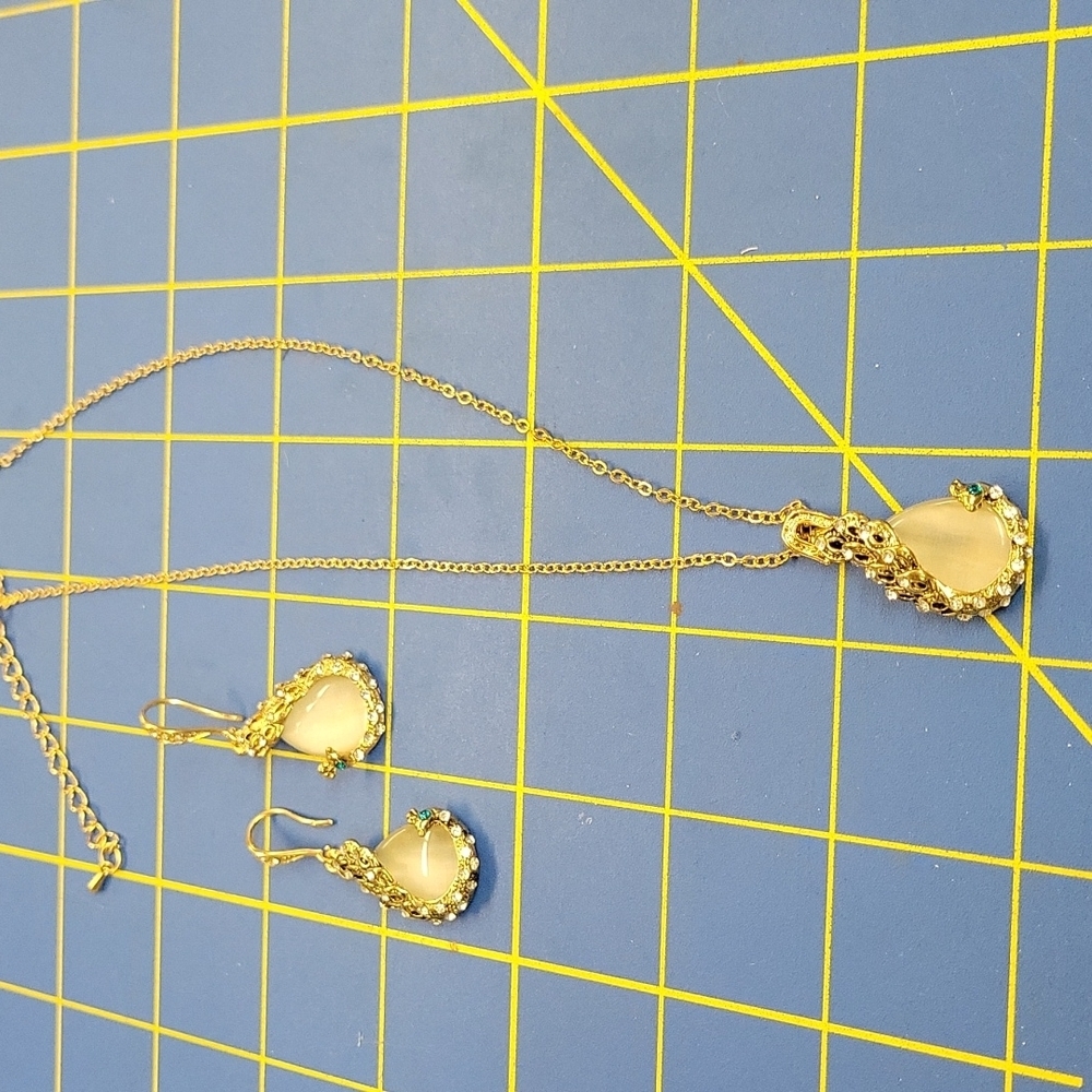 Faux Pearl & Rhinestone Peacock 24" + 3" Necklace & Earrings